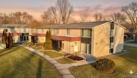8315 Karam Blvd # 4, Warren, MI 48093