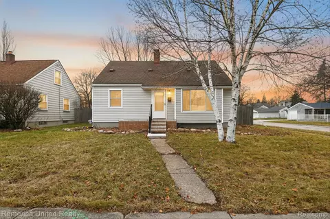 508 S Chocolay Ave, Clawson, MI 48017
