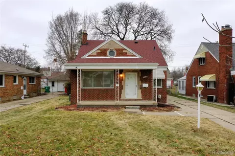 16535 Lincoln Ave, Eastpointe, MI 48021
