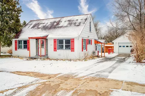 522 E Frank St E, Fowlerville, MI 48836
