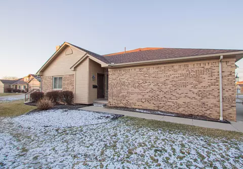 48801 Windmill Cir E, Macomb, MI 48044