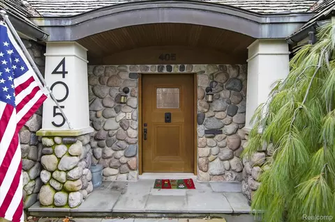 405 Bonnie Brier St, Birmingham, MI 48009