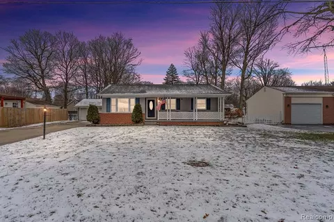 4277 Ashlawn Dr, Flint, MI 48507