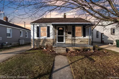 13680 Agnes St, Southgate, MI 48195