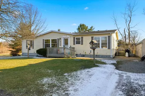 13330 Nelson Rd, Bath, MI 48808