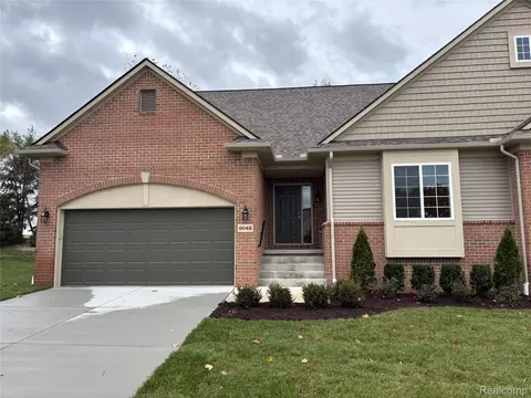 9048 Rhyan Rd, White Lake, MI 48386