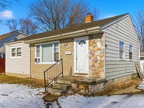 8255 Meadow Ave, Warren, MI 48089
