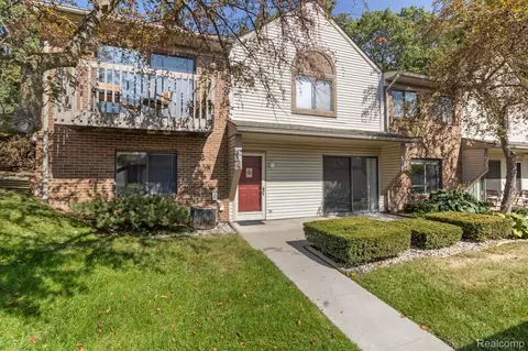 413 Water Tower Cir, Brighton, MI 48116