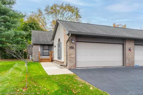 14098 Meadow Hill Ln, Plymouth, MI 48170