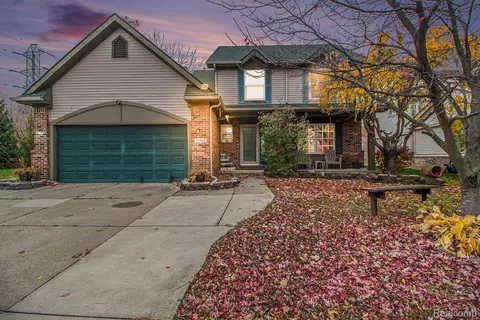 23840 Brentwood Dr, Brownstown, MI 48183