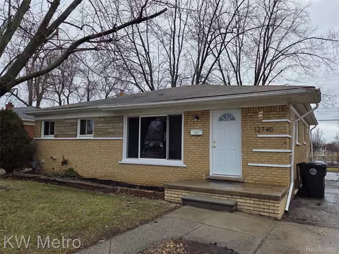 12740 Sterling Ct, Oak Park, MI 48237