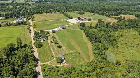 5280 Hosner Rd, Addison, MI 48370