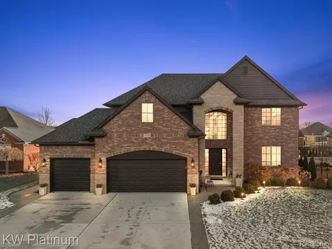 35910 Glenville Dr, New Baltimore, MI 48047
