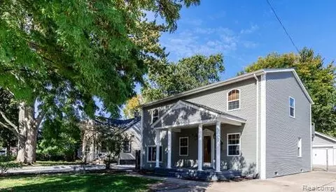 22105 Ridgeway St, Saint Clair Shores, MI 48080