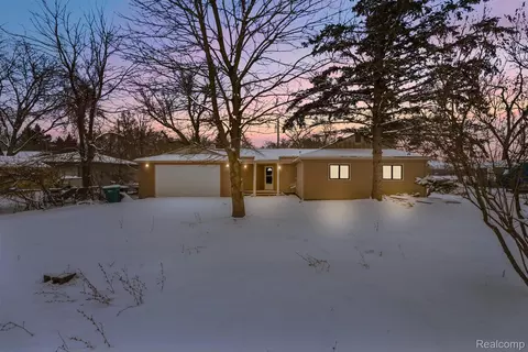 11341 Ember, Springfield, MI 48350
