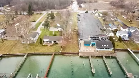 7503 River Rd, Marine City, MI 48039