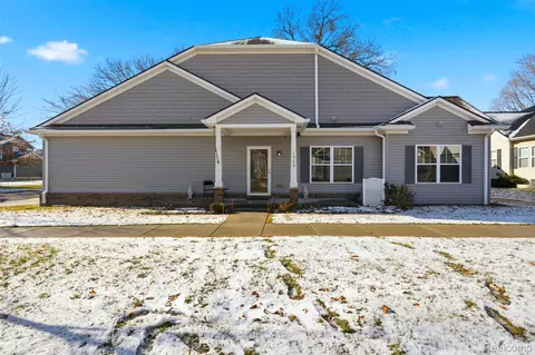 1710 Carlisle St, Howell, MI 48855