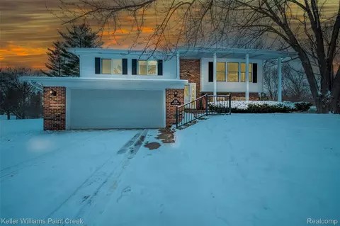 318 Smalley Dr, Mount Pleasant, MI 48858