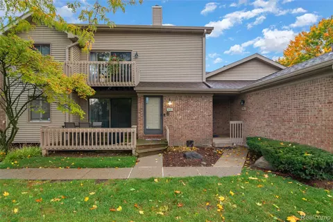 7975 Woodingham, West Bloomfield, MI 48322