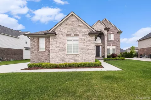 54615 Deadwood Ln, Shelby Township, MI 48316