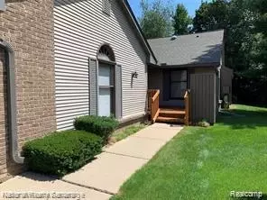 14112 Meadow Hill Ln, Plymouth, MI 48170