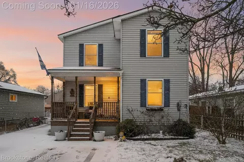875 Adelaide Dr, Wolverine Lake, MI 48390