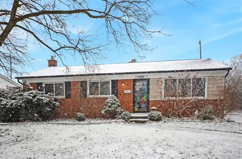 9015 Headley Dr, Sterling Heights, MI 48314