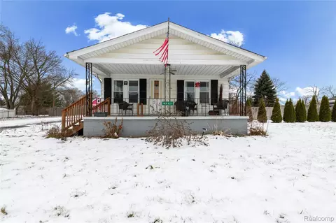 4841 Kempf St, Waterford, MI 48329