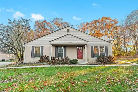 3186 Hidden Trl, Waterford, MI 48328