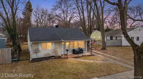 22730 Manistee St, Oak Park, MI 48237