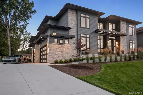 1840 Sadie Shore Dr, Commerce, MI 48382