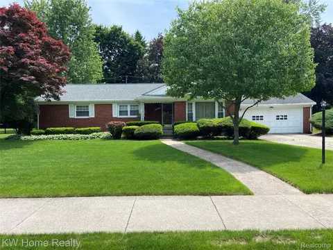 18635 San Diego Blvd, Lathrup Village, MI 48076