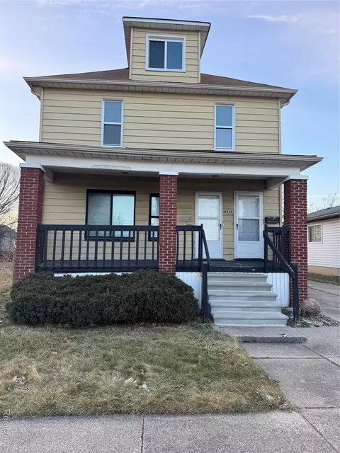 17530 Oakdale St, Roseville, MI 48066