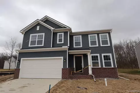 4254 Cedar Ln, Grand Blanc, MI 48439