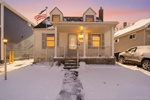 277 Highland St, Wyandotte, MI 48192