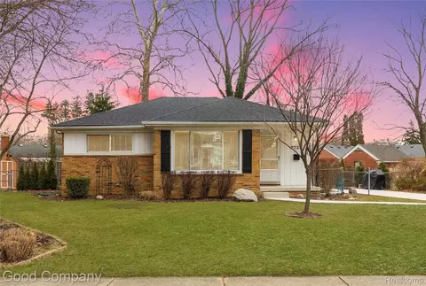 2728 Galpin Ave, Royal Oak, MI 48073