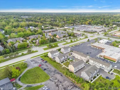 View/Area - 4953 Treeside Ln, Troy, MI 48098 photo 13 of 14