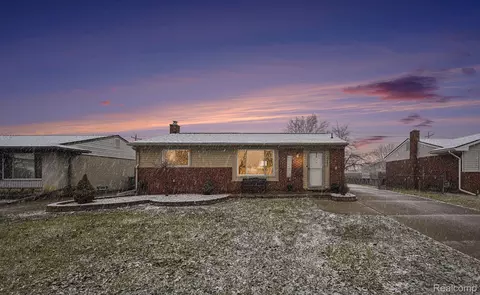 30294 Cherry Ave, Romulus, MI 48174