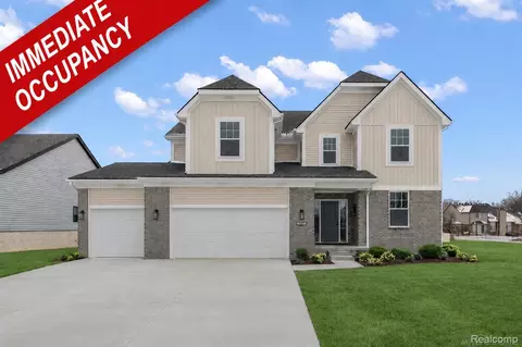 28326 Nadia Ln, Chesterfield, MI 48047