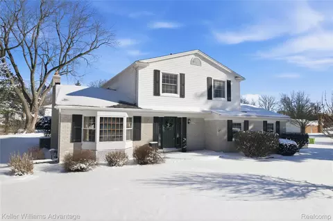 22846 Gilbar St, Novi, MI 48375