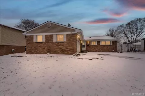 26202 Virginia Dr, Warren, MI 48091