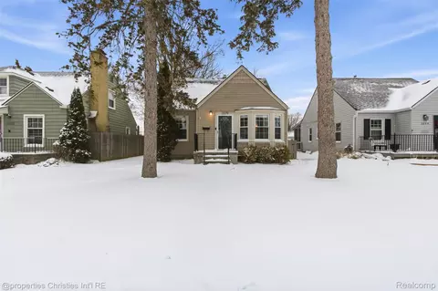 2079 Harvard Rd, Berkley, MI 48072