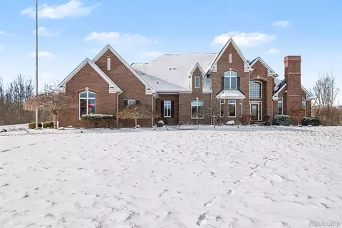 8399 Potter Rd, Clayton, MI 48433