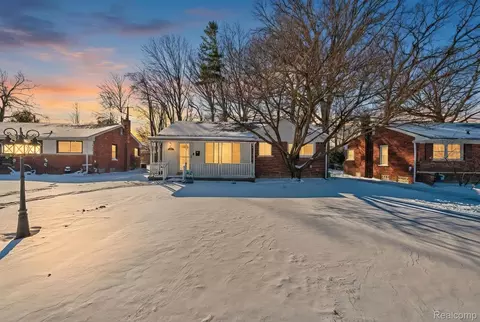 19145 Snow Ave, Dearborn, MI 48124