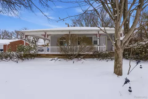19061 Veronica Ave, Eastpointe, MI 48021
