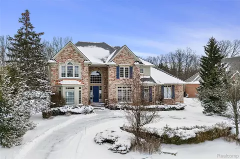 29900 Forest Dr, Franklin, MI 48025