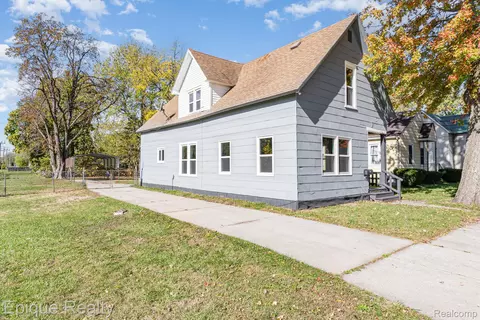 819 Grove St, Saginaw, MI 48602
