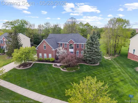 23498 Prescott Ln W, Lyon, MI 48178