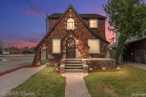 16127 Birwood St, Detroit, MI 48221