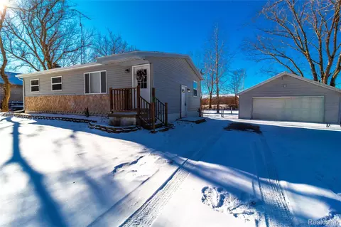 8353 Gale Rd, Richfield, MI 48463